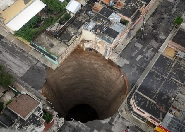 5_Things_to_Know_About_Sinkholes.jpg
